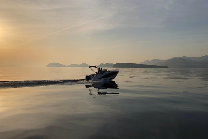 Dubrovnik Sunset Private Speed Boat Tour - Dubrovnik City Walls and Fort Lovrijenac From the Sea Side
