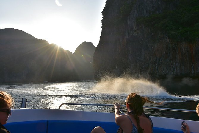 Early Bird Phi Phi Island & 4 Islands Speed Boat Tour from Krabi - Getting from Krabi to Nopparat Thara Pier: early timing, breakfast box, and the real start