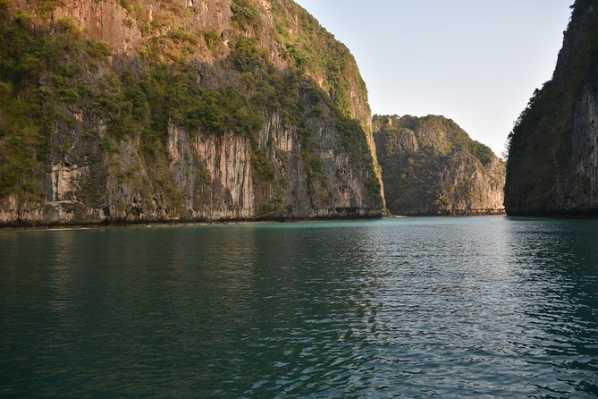 Early Bird Phi Phi Island & 4 Islands Speed Boat Tour from Krabi - Loh Samah Bay and Maya Bay: what the walk gives you (and what to expect)