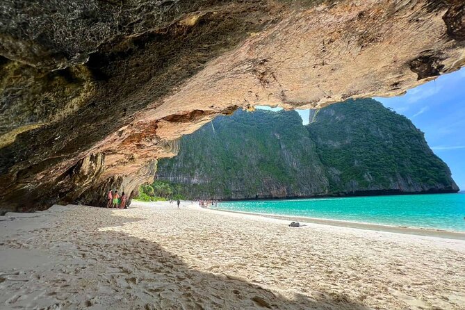 Early bird Phi Phi islands and 4 Islands by Speedboat Tour - Phi Phi Don: lunch, a real reset, and a taste of daily life