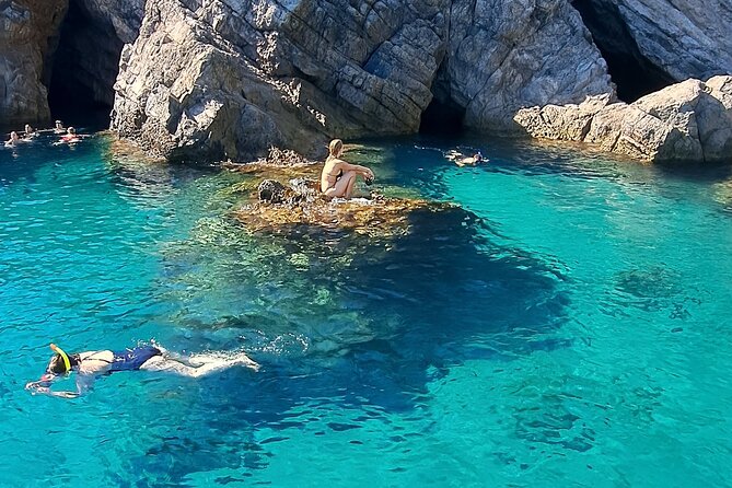Elafiti Islands Private Luxury 4-Hour Speedboat Tour - Meeting at Lapadska obala 4 and what to expect right away