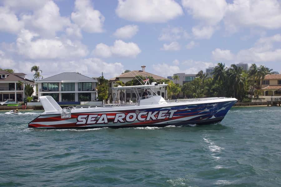 Fort Lauderdale: Sea Rocket Ocean Speed Boat Cruise - Onboard Crew, Music, and the Full Bar Setup