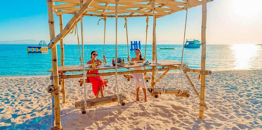 From Hurghada: Hula Hula Island Speedboat Tour with Dolphins - Speedboat + Dolphin Search: What the 75% Chance Really Means