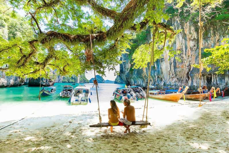 From Krabi: Hong Islands Day Trip by Speedboat with Lunch - Lunch on the sand: Thai picnic that keeps the day relaxed