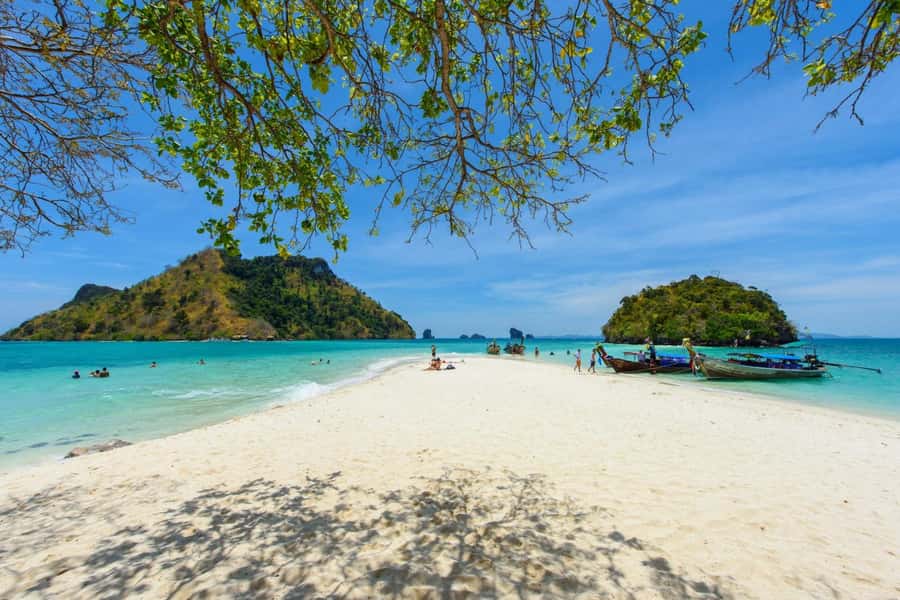 From Krabi: Phi Phi Early Bird & 4 Islands by Speedboat - Maya Bay at early-bird hours: iconic scenery with different rules