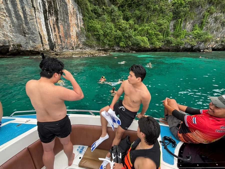 From Phi Phi : One Day Trip by speedboat with Lunch - Phi Phi in one 8-hour speedboat: what the pace feels like