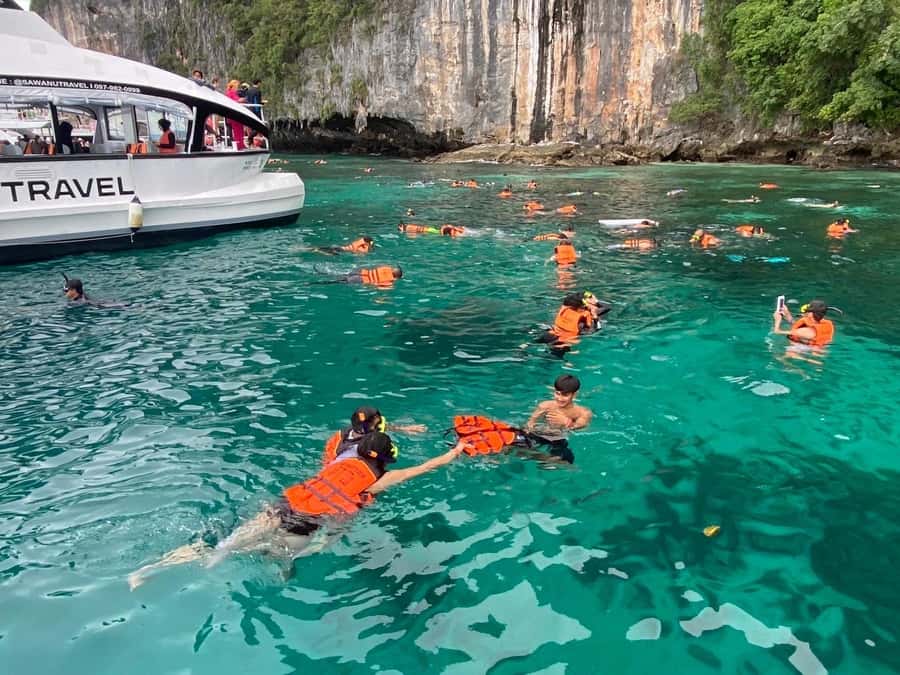 From Phi Phi : One Day Trip by speedboat with Lunch - Bamboo Island: white sand and turquoise water to unwind