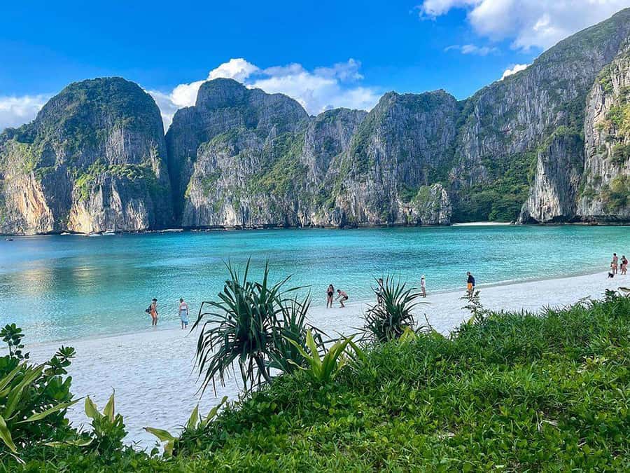 From Phuket: Phi Phi and Khai Islands Speedboat Tour - Ko Phi Phi Don: lunch with a sea-view reset
