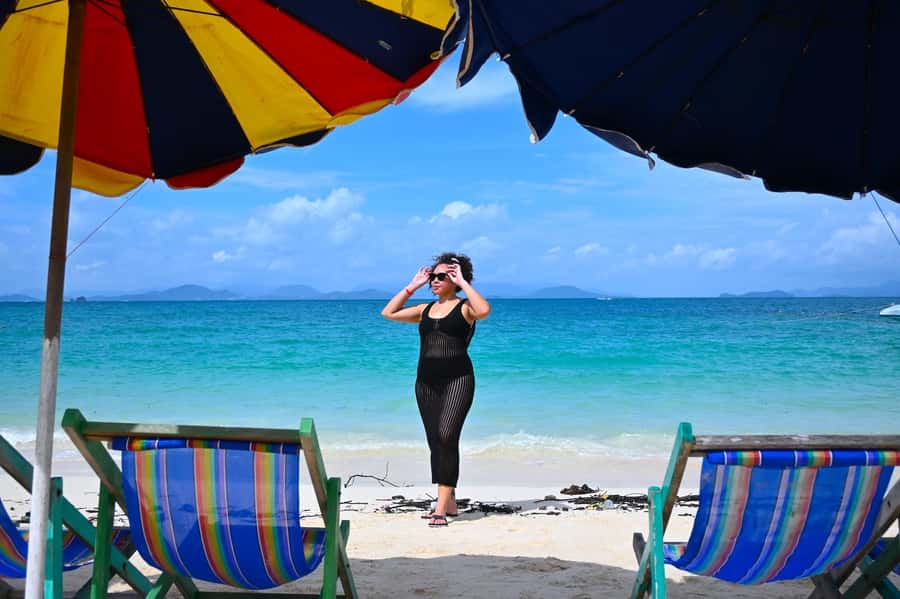 From Phuket: Premium Speedboat Tour to James Bond & Ko Panyi - Koh Panyi floating village lunch: where the day turns social