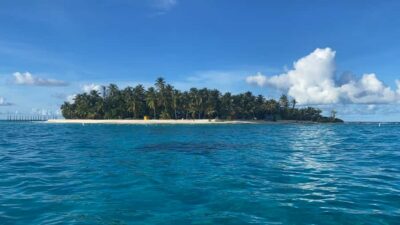 From San Andrés: Speedboat Tour to Johnny Cay Island - Getting to Martinez Renta Autos (and not stressing)