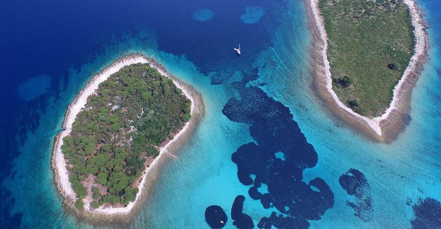 From Split: Blue Lagoon and Trogir Half-Day Speedboat Tour - Trogir Old Town in one hour: making the most of Little Venice