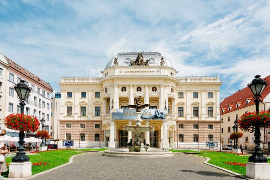 From Vienna: Guided Tour to Bratislava with Speed Boat Ride - Oldtimer Castle Upgrade: The “Make It a Moment” Option