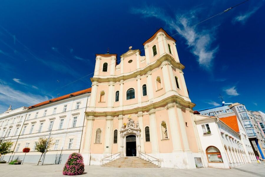 From Vienna: Guided Tour to Bratislava with Speed Boat Ride - Should You Book This Vienna-to-Bratislava Day Trip?