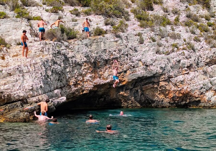 From Vis: Speedboat tour - Vis, Biševo & Blue Cave (private) - Pritišćina swim time: a proper water break early in the day