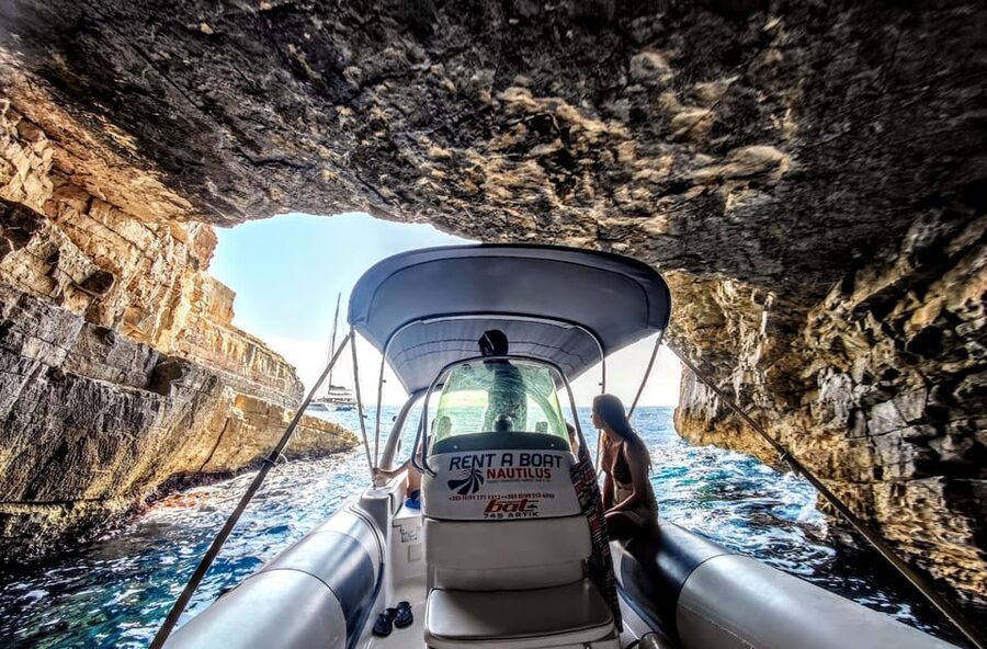 From Vis: Speedboat tour - Vis, Biševo & Blue Cave (shared) - Ravnik and the Green Cave: swim options for the curious