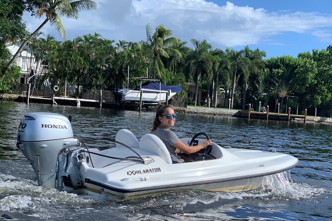 Ft. Lauderdale Mini Powerboat Rental. Canal, Yacht, Mansion Tour - Quick highlights before you go