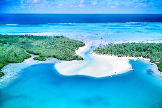 Full Day Ile aux Cerfs Speedboat Trip With Hotel Transfers (Private or Shared) - Private vs Shared: What Changes (and What Doesn’t)