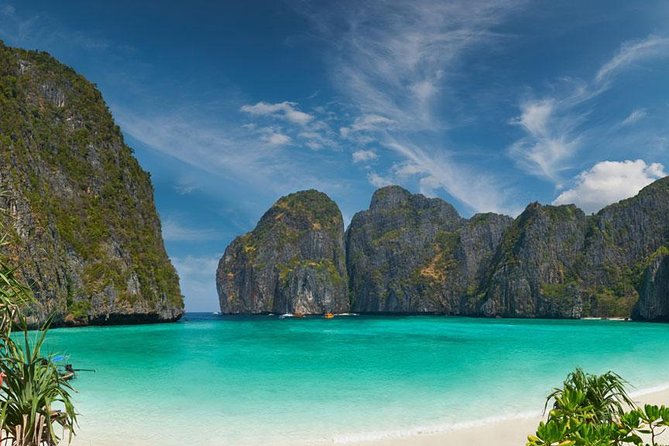 Full Day & Sunset Phi Phi Islands Tour From Phi Phi by Speedboat - Nui Bay and Viking Cave on Phi Phi Leh: cliffs, caves, and swifts’ nests