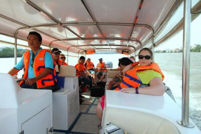 Full-Day Tour in the Cu Chi Tunnels with a Luxury Speed Boat - Inside Cu Chi Tunnels: a step-by-step experience you can follow