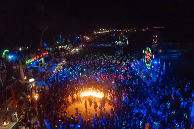 Full Moon Party by Speed Boat Transfer from Koh Samui - What the Full Moon Party feels like on Haad Rin Beach