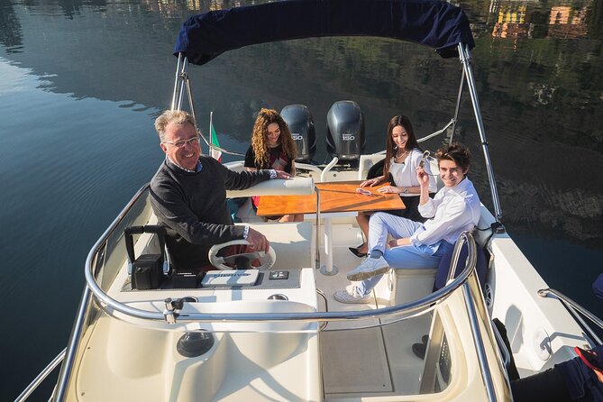 Glamour tour (3 H) speed boat stop in Bellagio - Moltrasio, Carate Urio, Laglio: the villa strip you only see from the water