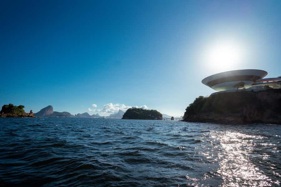 Glória: Sunset Speedboat Cruise with Drinks and Snacks - Urca and Flamengo Return: the golden hour route you’ll remember