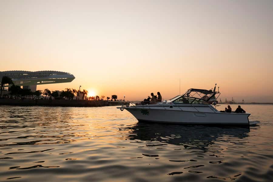 Glória: Sunset Speedboat Cruise with Drinks and Snacks - Who This Cruise Fits Best (and who should skip it)
