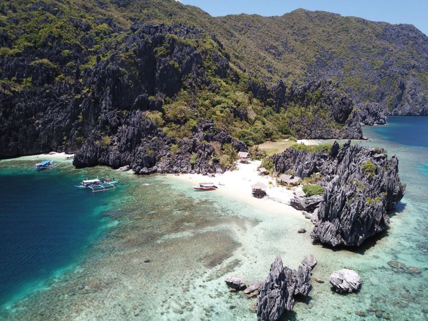 Half-Day Seasation Premium Speedboat Group Island Hopping - Cadlao Lagoon and Helicopter Island: finishing with signature El Nido energy