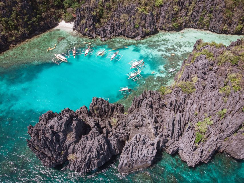Half-Day Seasation Premium Speedboat Group Island Hopping - On-board details: life jackets, towels, snacks, and the snapshot