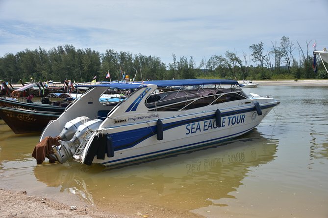 Hong Island Speed Boat Adventure from Krabi - Lagoon time and the cliff passage photo moment