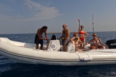 Hurghada Speedboat Dolphin Watching and Snorkeling - Stop 1: Dolphin House trip—your best “spotting” window
