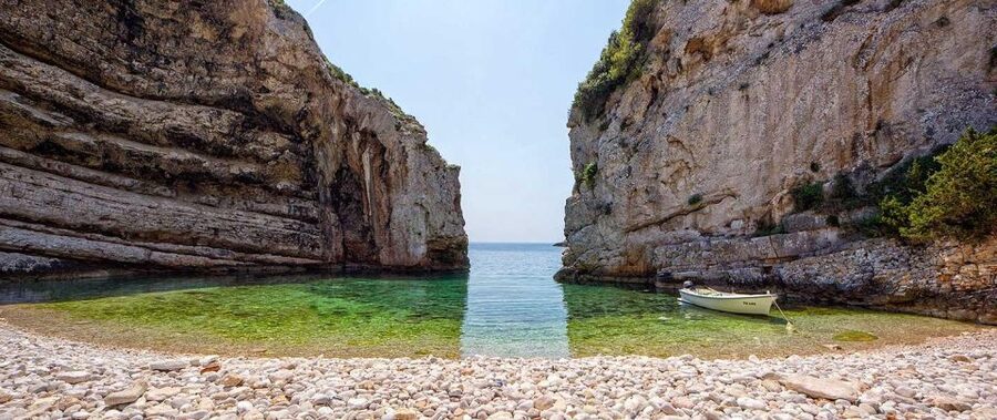 Hvar:Blue & Grenn Cave and Vis Island Private Speedboat Tour - Key points before you go