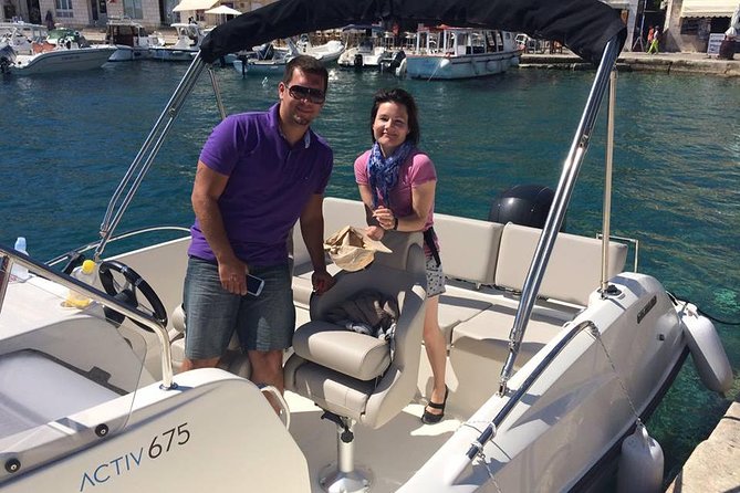 Hvar-Brac-Solta speedboat tour from Split or Trogir - Stop 1: Hvar town and the Pakleni Islands (2 hours that set the tone)