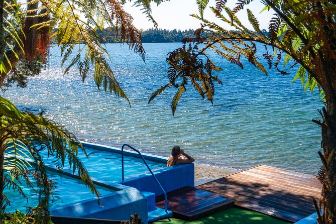 Katoa Jet Boat & Lake Rotoiti Hot Pools - Jet Boat Speed on Lake Rotorua and the Ohau Channel