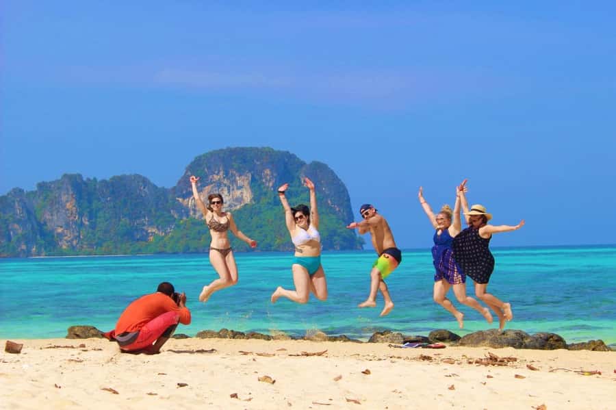 Khao Lak: Phi Phi & Bamboo Island Day Trip by Speedboat - Key things that make this day trip work