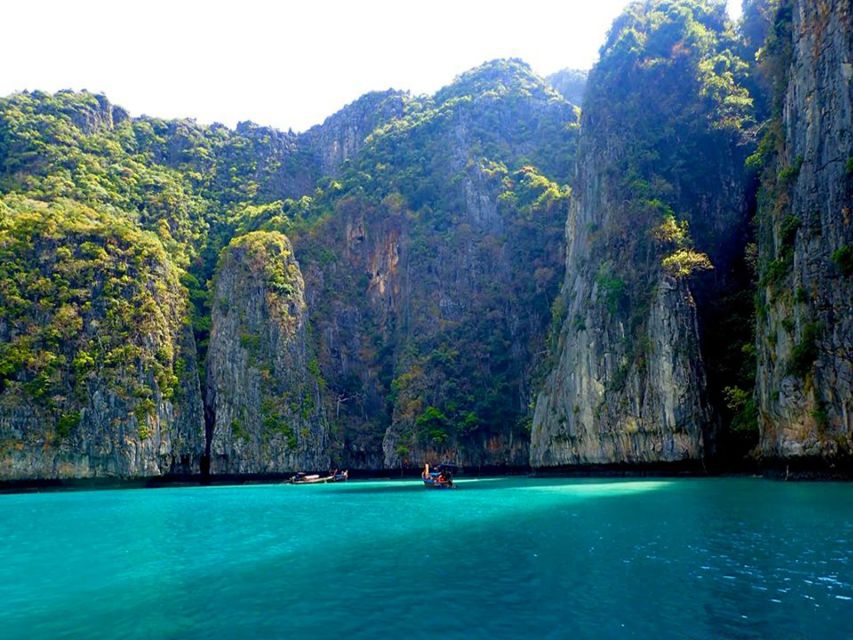 Ko Lanta: Phi Phi Day Trip by Speed Boat - Ko Phi Phi Don: a short island break with shopping time