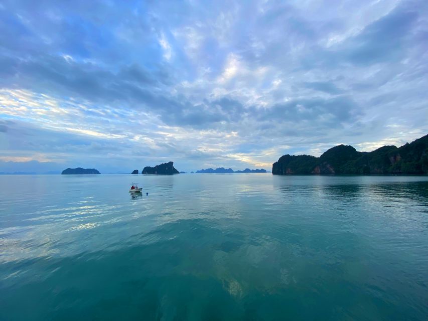 Ko Yao: Premium James Bond Island Trip by Speedboat & Canoe - Koh Panyee: Floating Village Lunch and the Moments You’ll Remember