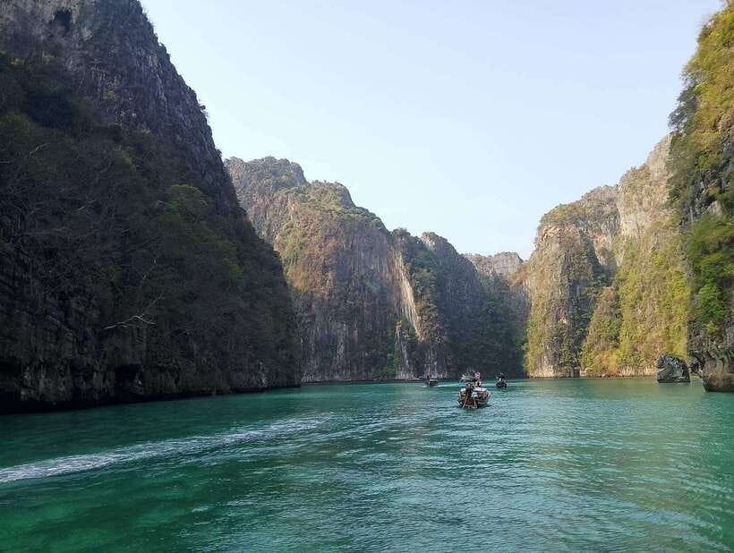 Koh Lanta: Tin's Speedboat Odyssey to Bamboo Island & Beyond - Bamboo Island: Lunch and Beach Time That Helps You Breathe