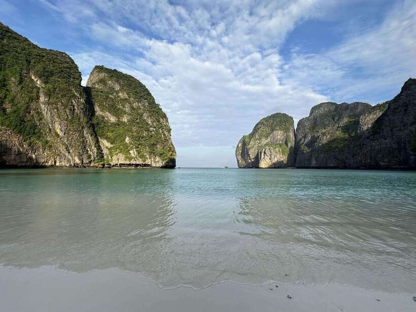 Koh Phi Phi: Early Morning Maya Bay, Bamboo Speedboat Tour - Sunrise timing at Maya Bay