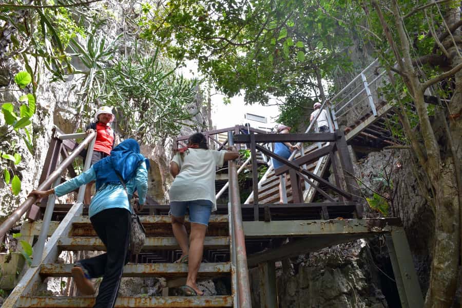 Koh Samui: Angthong Marine Park Snorkeling Tour by Speedboat - Emerald Lagoon View: Mae Koh Island’s Panoramic Climb