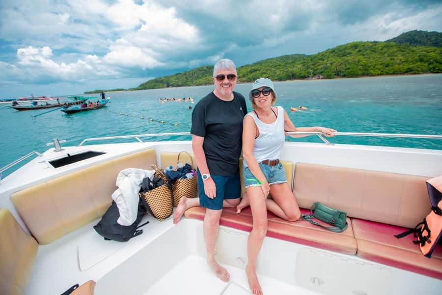 Koh Samui: Pink Dolphin Spotting & Pig Island Speedboat Tour - Snorkeling at Tan Island / Ko Taen: coral rules and what to pack for confidence