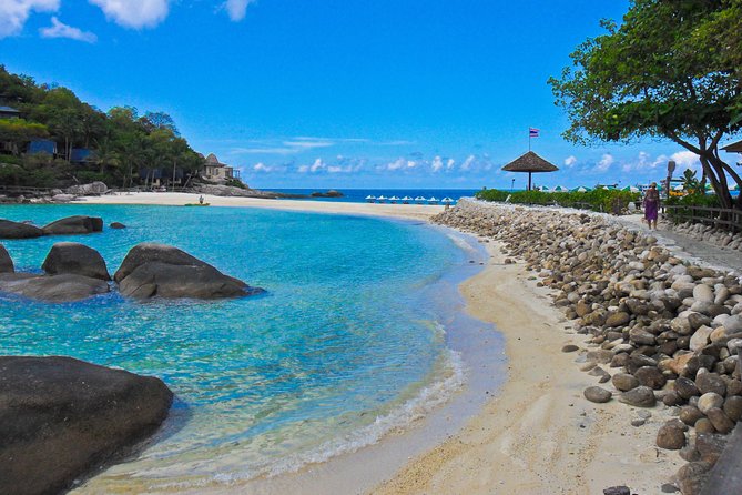 Koh Tao and Koh Nang Yuan Snorkel Tour (Speedboat from Koh Samui) - Stop 1: Koh Nang Yuan for beach time, reef snorkeling, and the viewpoint climb