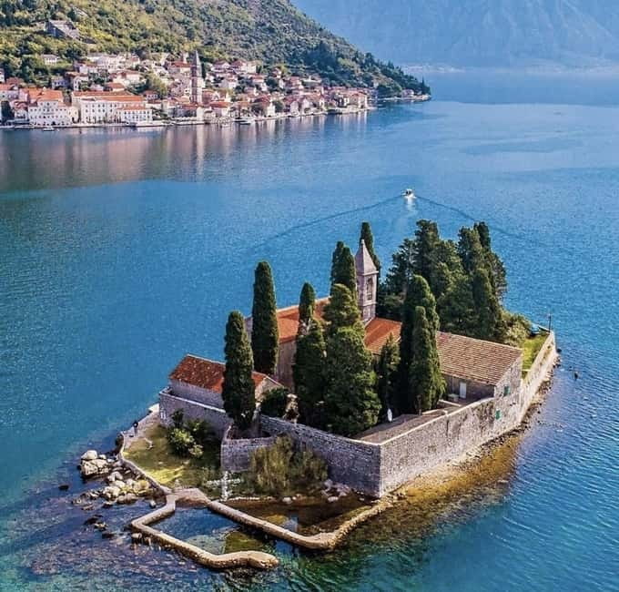 Kotor: 3 Hours Speedboat to Perast and Our Lady of the Rocks - The speedboat ride: comfort on choppy days (and what to watch)