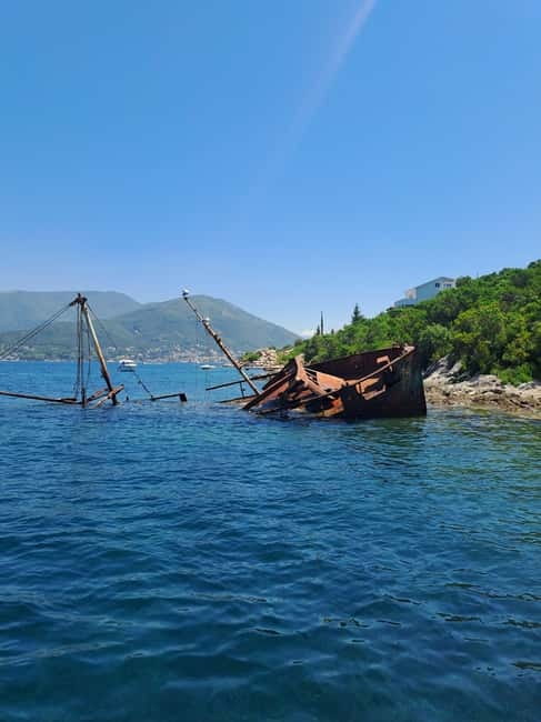 Kotor: Blue Cave and Lady of the Rocks Speedboat Tour - Our Lady of the Rocks: 20 Minutes on a 15th-Century Island