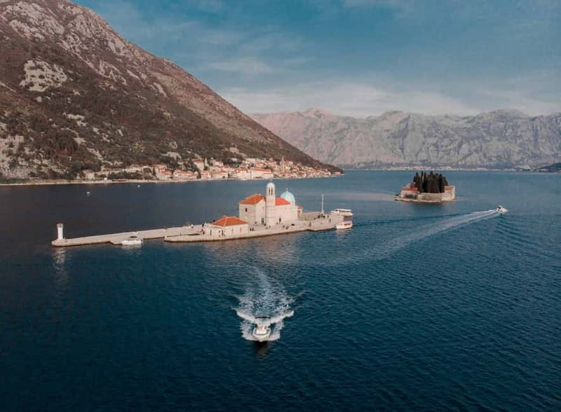 Kotor: Our Lady of the Rock and Perast Speedboat Tour - Park Slobode meet-up: easy to find, plan to travel light