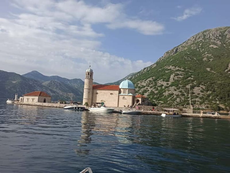 Kotor: Speedboat Tour to Blue Cave and Our Lady of the Rocks - How good organization shows up in the details