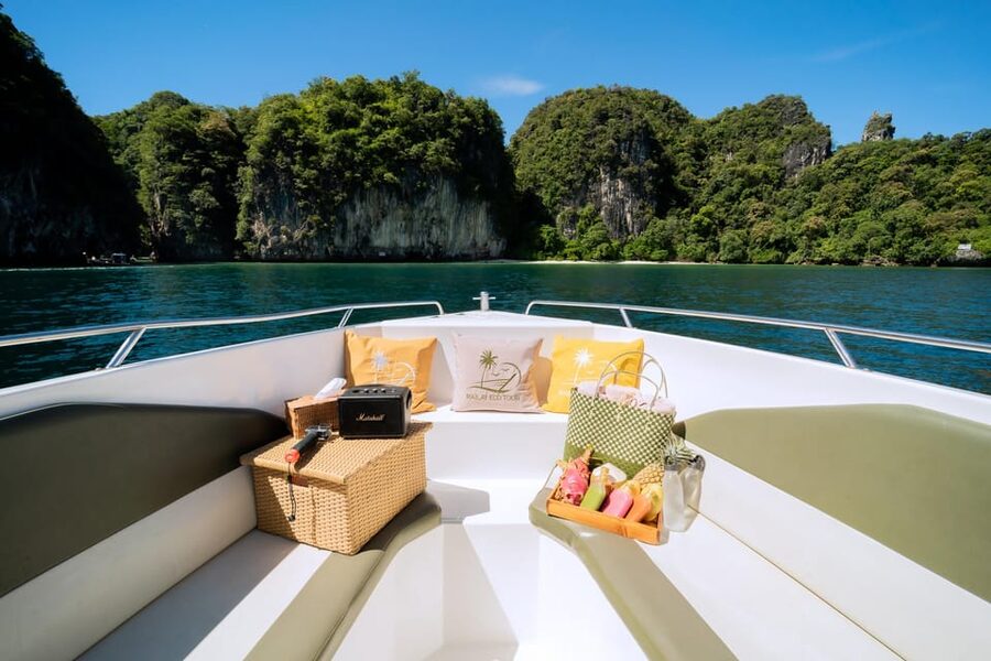 Krabi: 4 Islands Private Luxury Speed Boat Tour - Lunch, drinks, and the beach picnic setup that actually feels fun