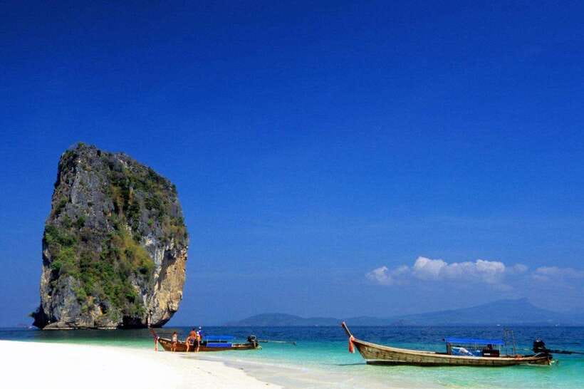 Krabi: 4 Islands Tour by Speedboat with Lunch and Snorkeling - Chicken Island: rock formations and the best snorkeling setup