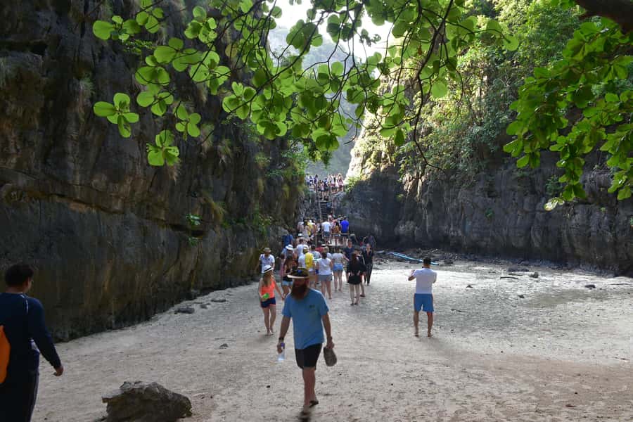 Krabi: Early Bird Phi Phi, Maya & 4 Islands Speedboat Tour - Koh Phi Phi Don lunch: the midday reset that keeps the day fun