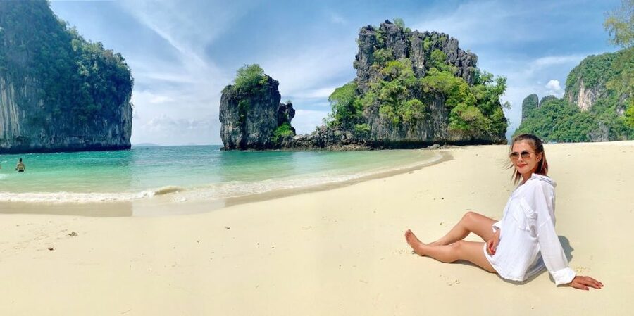 Krabi: Hong Island Day Trip by Speedboat with Thai Lunch - Hong Island beach time with Thai lunch under pine trees